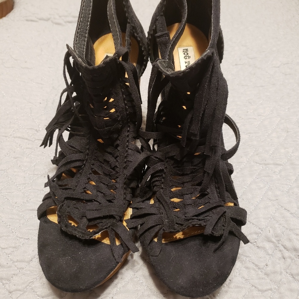 Not rated black sandals